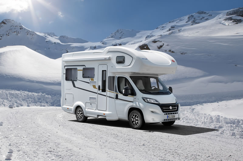 Ein Alkoven Wohnmobil von Eura Mobil. 6 Schlafplätze, 6 Reiseplätze ab 156.- CHF / Tag